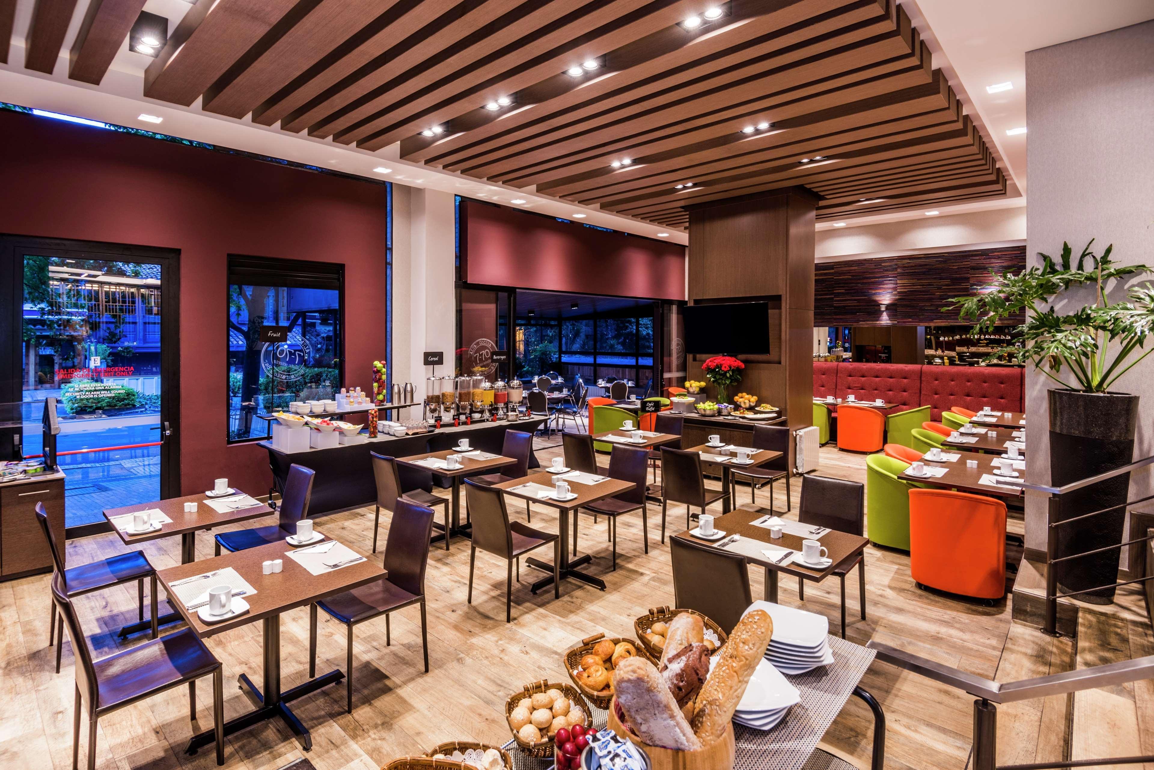 Embassy Suites by Hilton Bogotá - Rosales Exteriér fotografie The restaurant