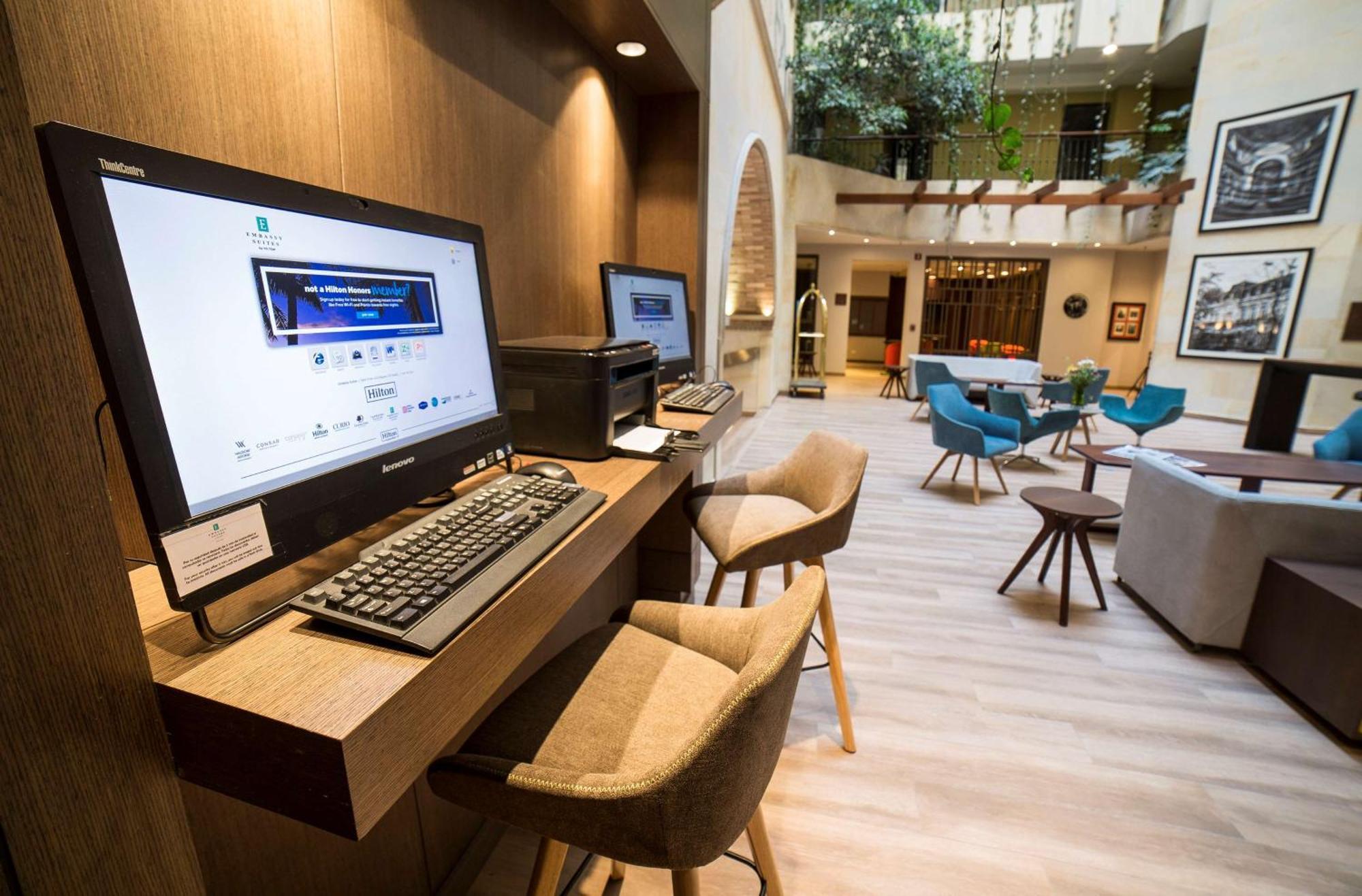 Embassy Suites by Hilton Bogotá - Rosales Exteriér fotografie Business Center