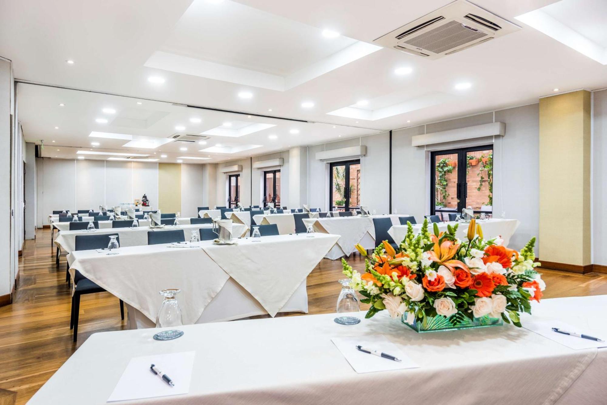 Embassy Suites by Hilton Bogotá - Rosales Exteriér fotografie Meeting room