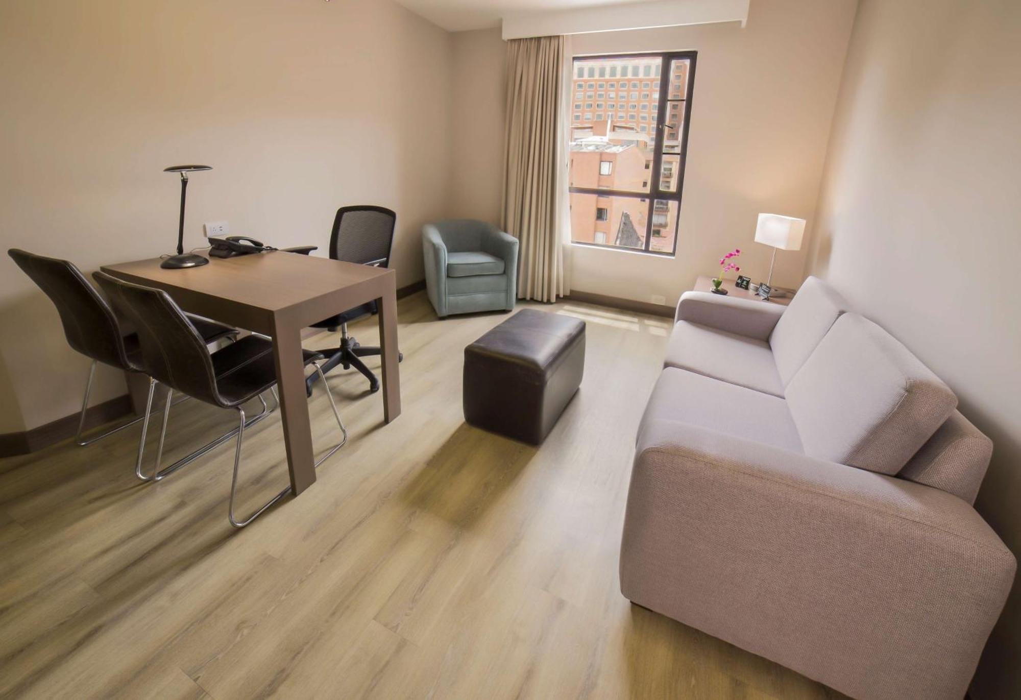 Embassy Suites by Hilton Bogotá - Rosales Exteriér fotografie A typical apartment at the residence halls