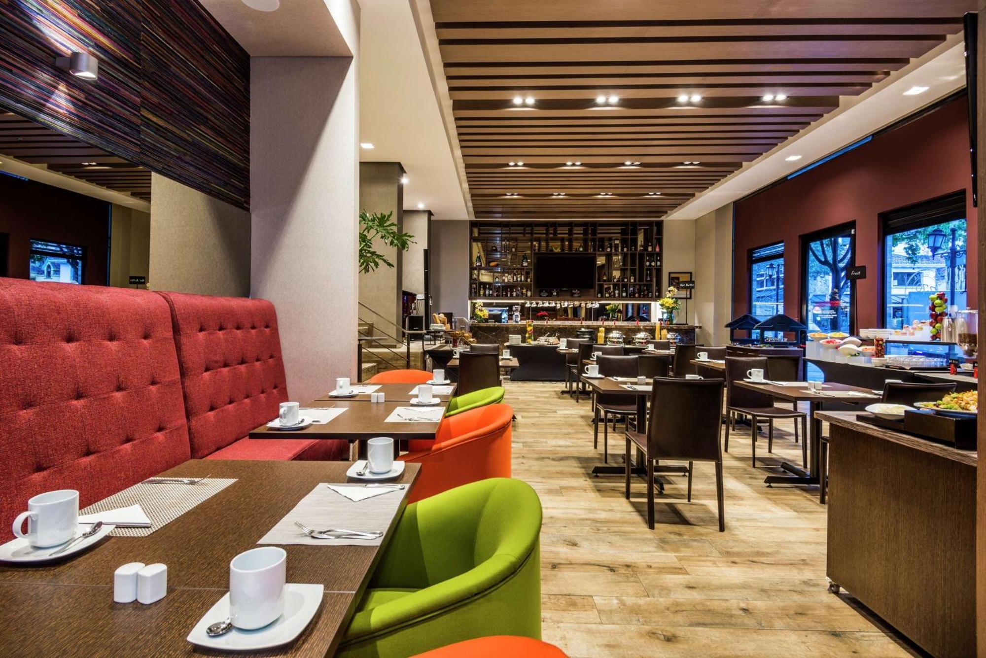 Embassy Suites by Hilton Bogotá - Rosales Exteriér fotografie The interior of the restaurant