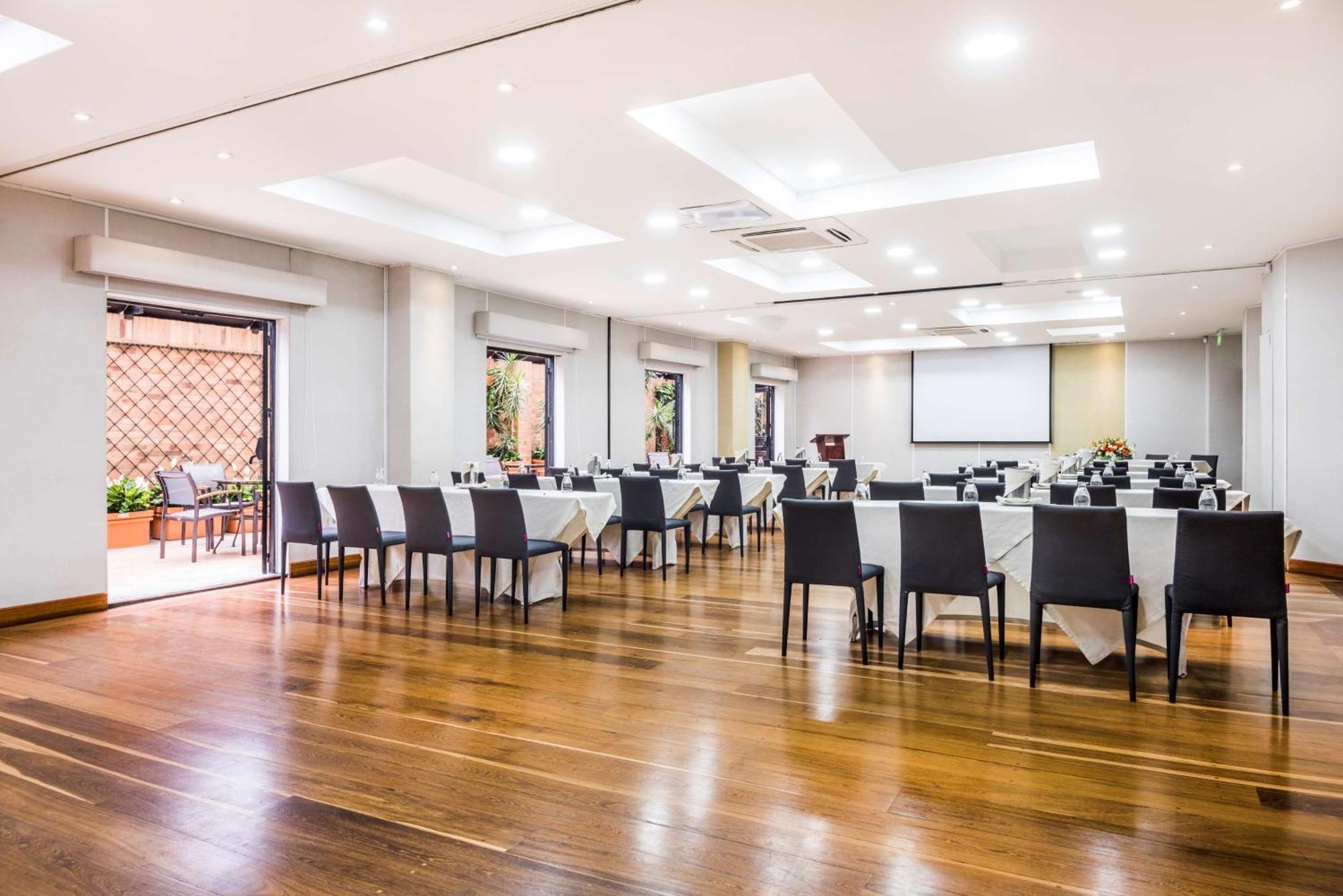 Embassy Suites by Hilton Bogotá - Rosales Exteriér fotografie Meeting room