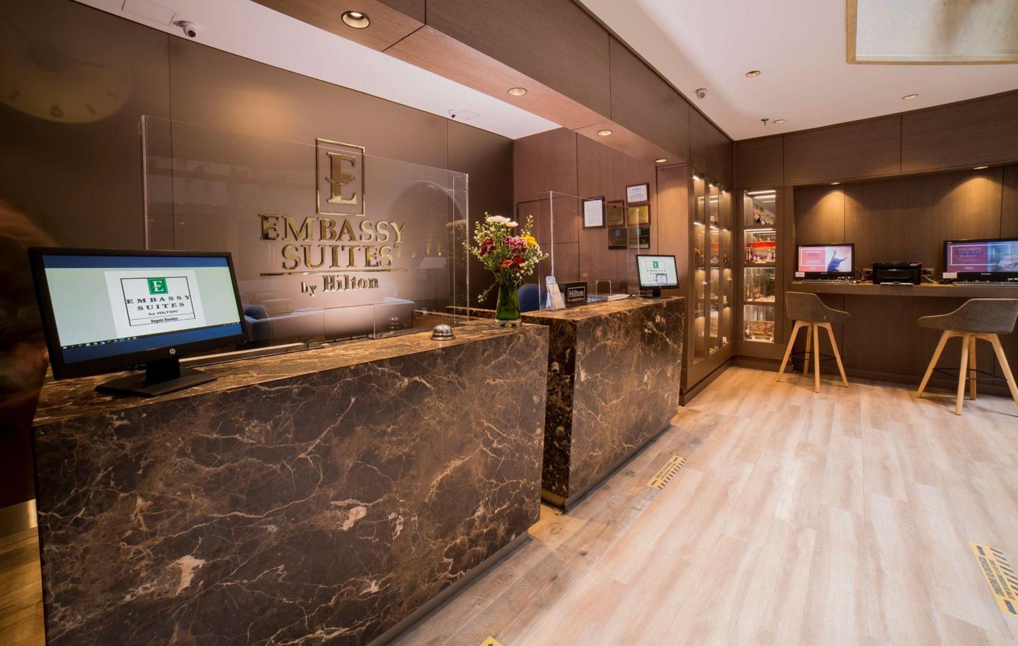 Embassy Suites by Hilton Bogotá - Rosales Exteriér fotografie Lobby
