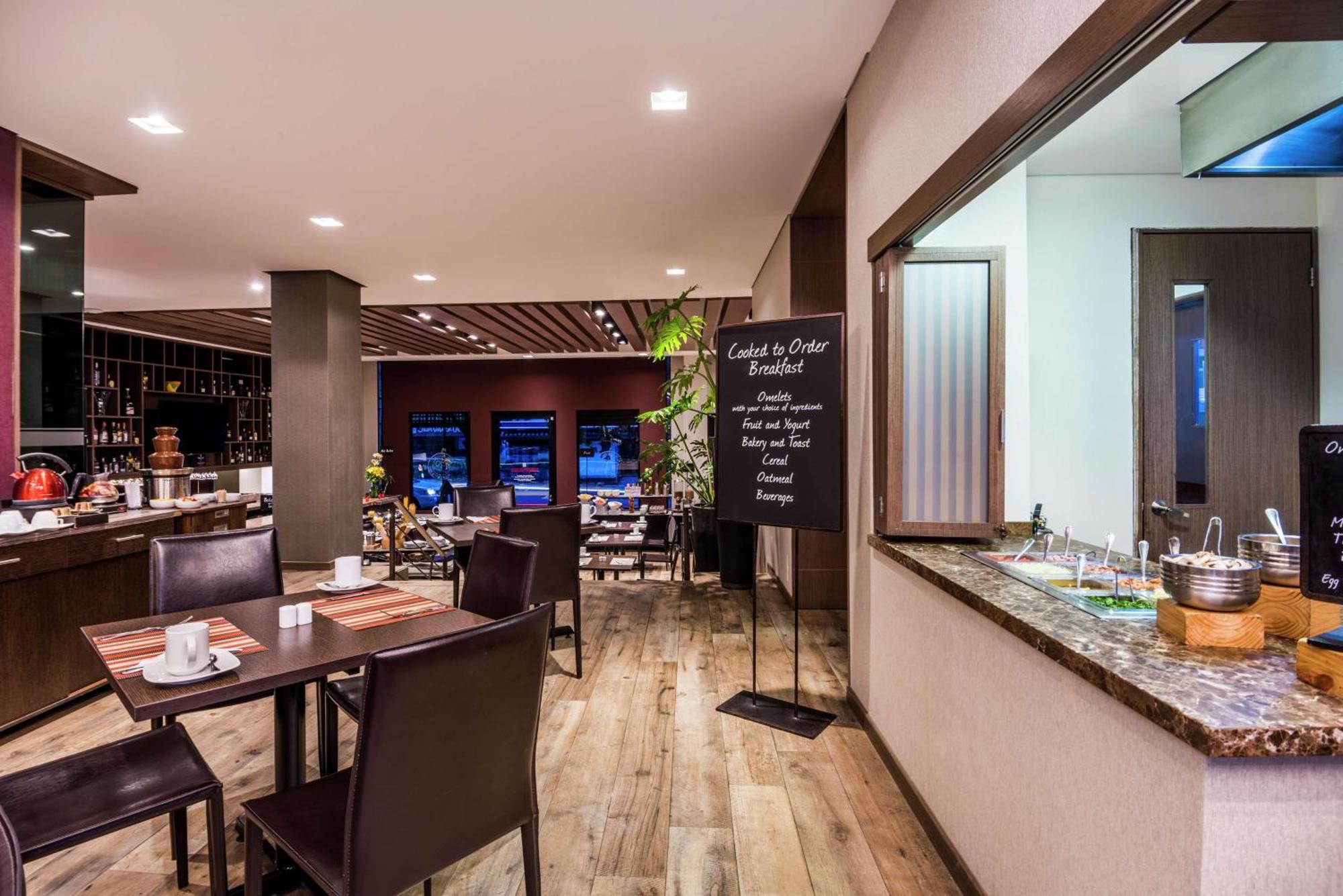 Embassy Suites by Hilton Bogotá - Rosales Exteriér fotografie The restaurant