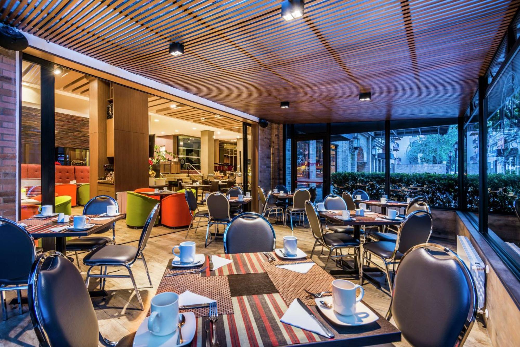 Embassy Suites by Hilton Bogotá - Rosales Exteriér fotografie The restaurant