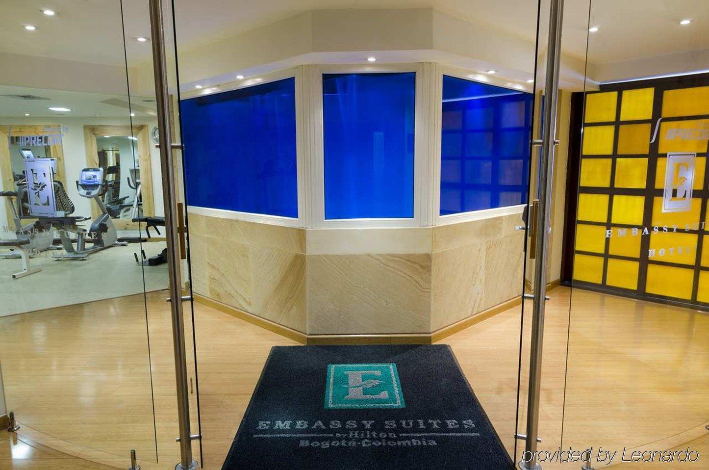 Embassy Suites by Hilton Bogotá - Rosales Exteriér fotografie Entrance to the Embassy Suites